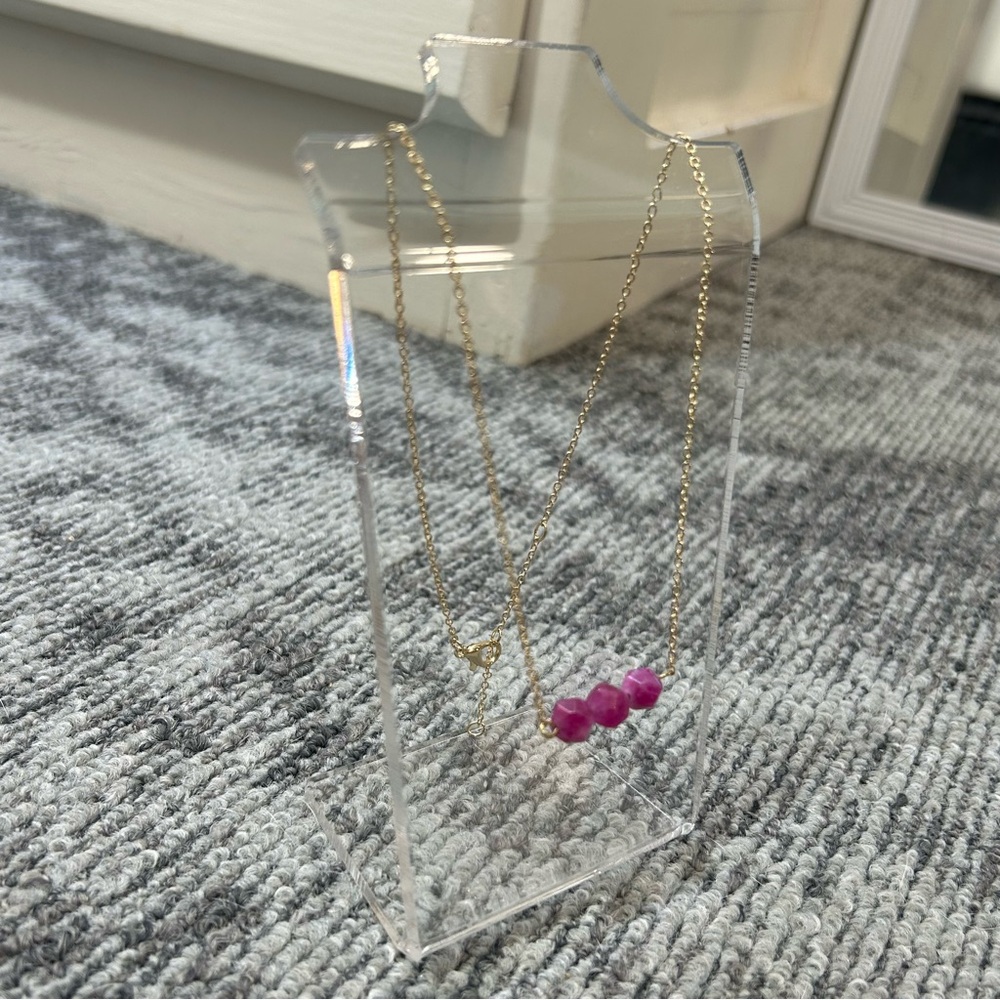 Elegant Rich Fuchsia Rock Trio Beaded Bar Dainty Gold Chain Necklace✨ - Picture 2 of 7